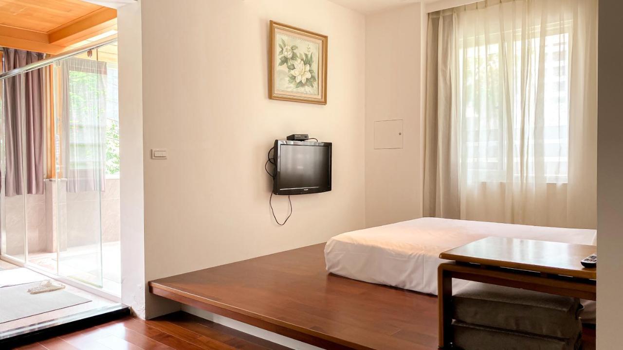 Bed and Breakfast Yage Hotspring House Jiaoxi Exterior foto